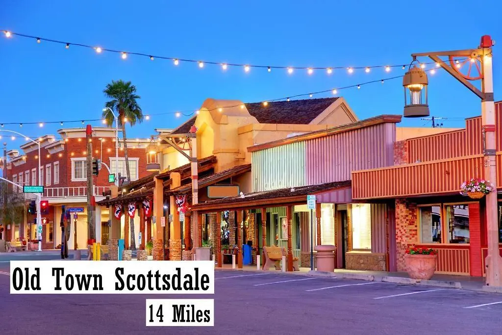 Modern 2-Br Condo Near West Gate Scottsdale Apartman