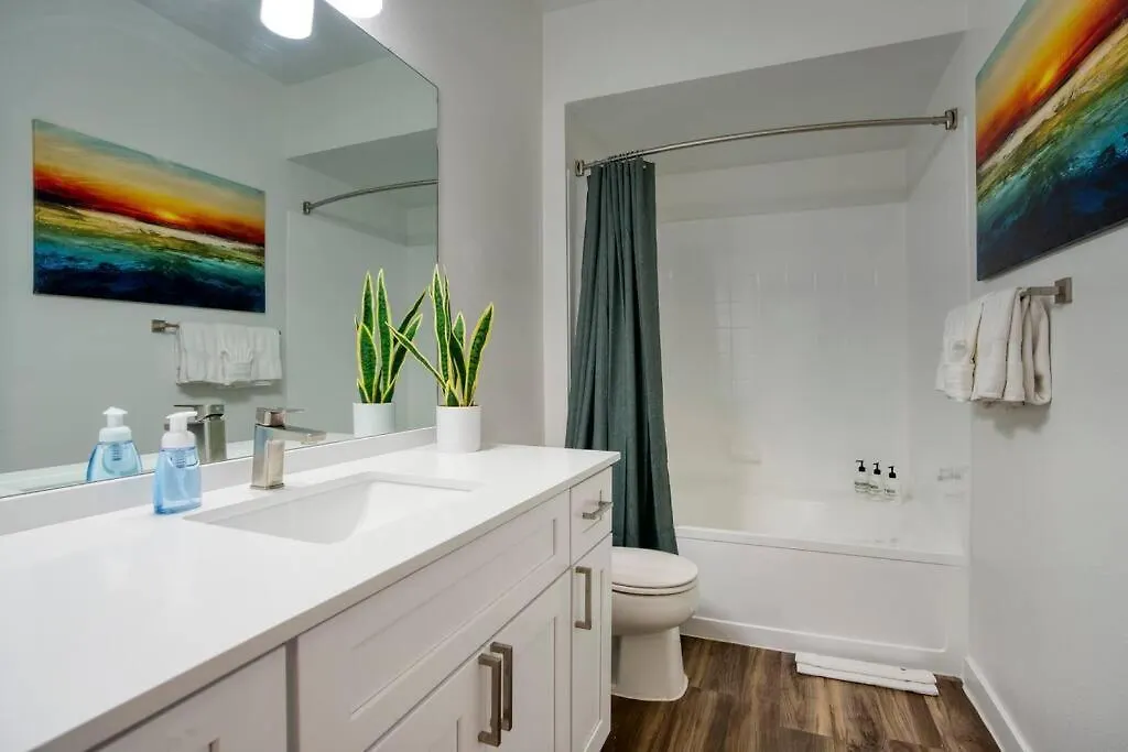 Modern 2-Br Condo Near West Gate Scottsdale Apartman